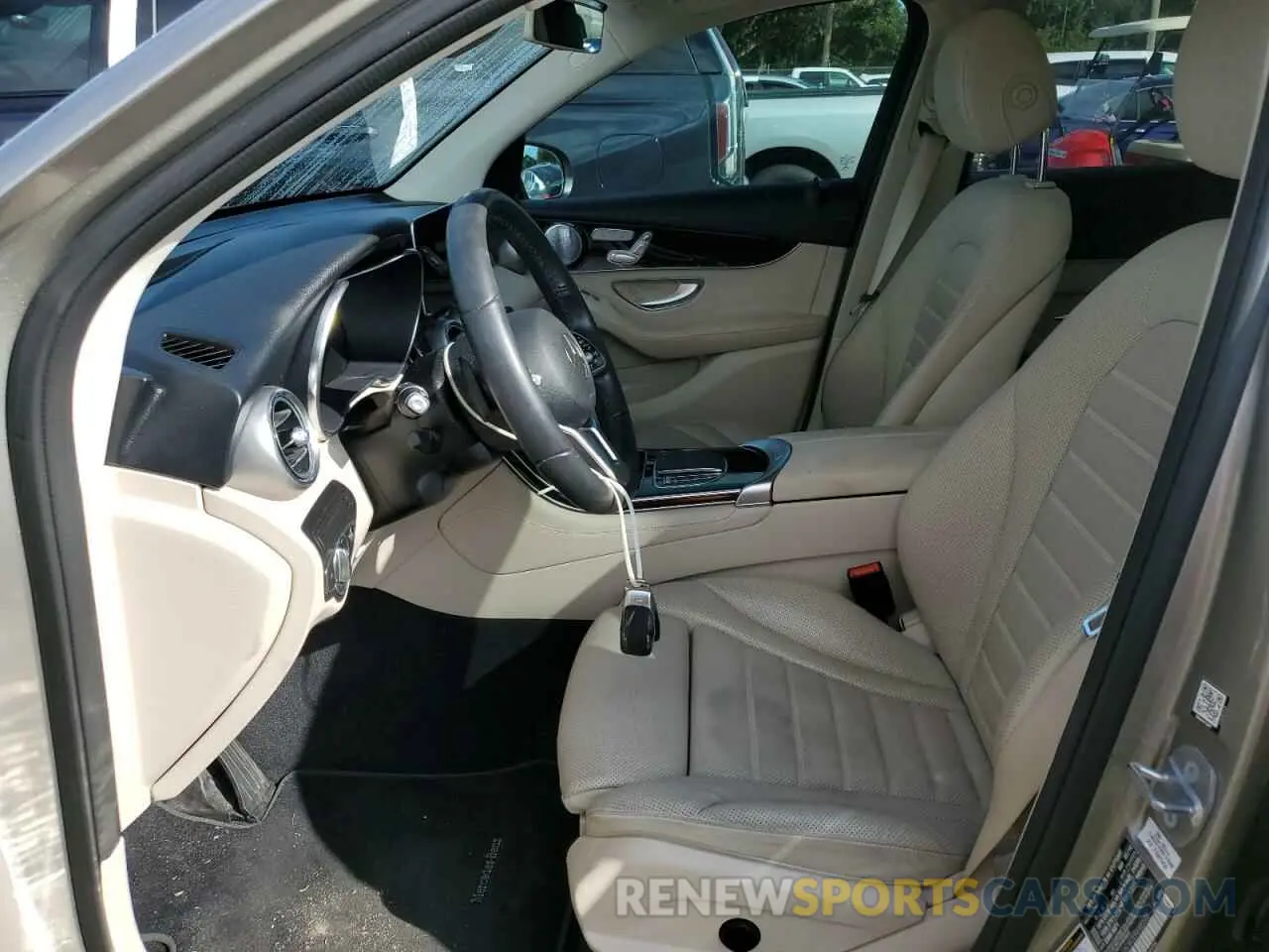 7 fotografías del automóvil dañado WDC0G8DB2LF698502 MERCEDES-BENZ GLC-CLASS 2020