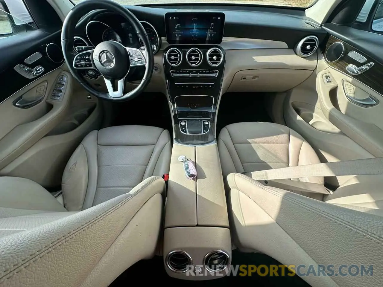 9 fotografías del automóvil dañado WDC0G8DB3LF735475 MERCEDES-BENZ GLC-CLASS 2020