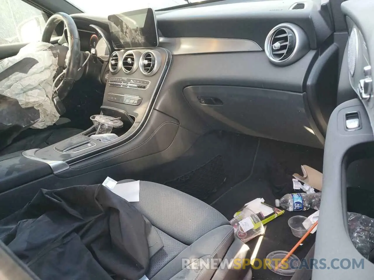 8 fotografías del automóvil dañado WDC0G8DB8LF673135 MERCEDES-BENZ GLC-CLASS 2020