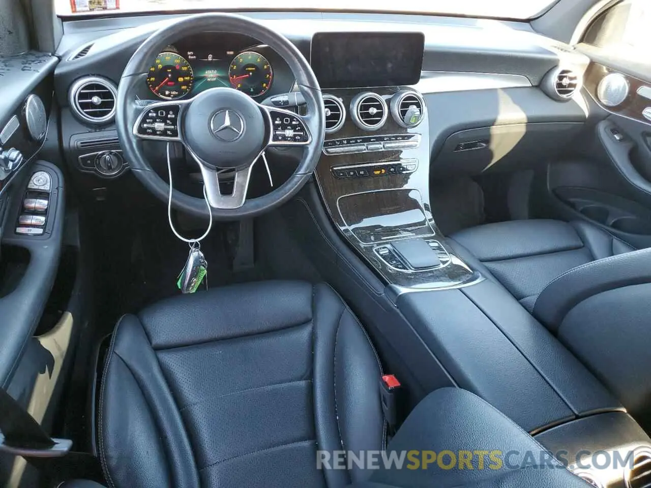8 fotografías del automóvil dañado WDC0G8EB0LF675749 MERCEDES-BENZ GLC-CLASS 2020
