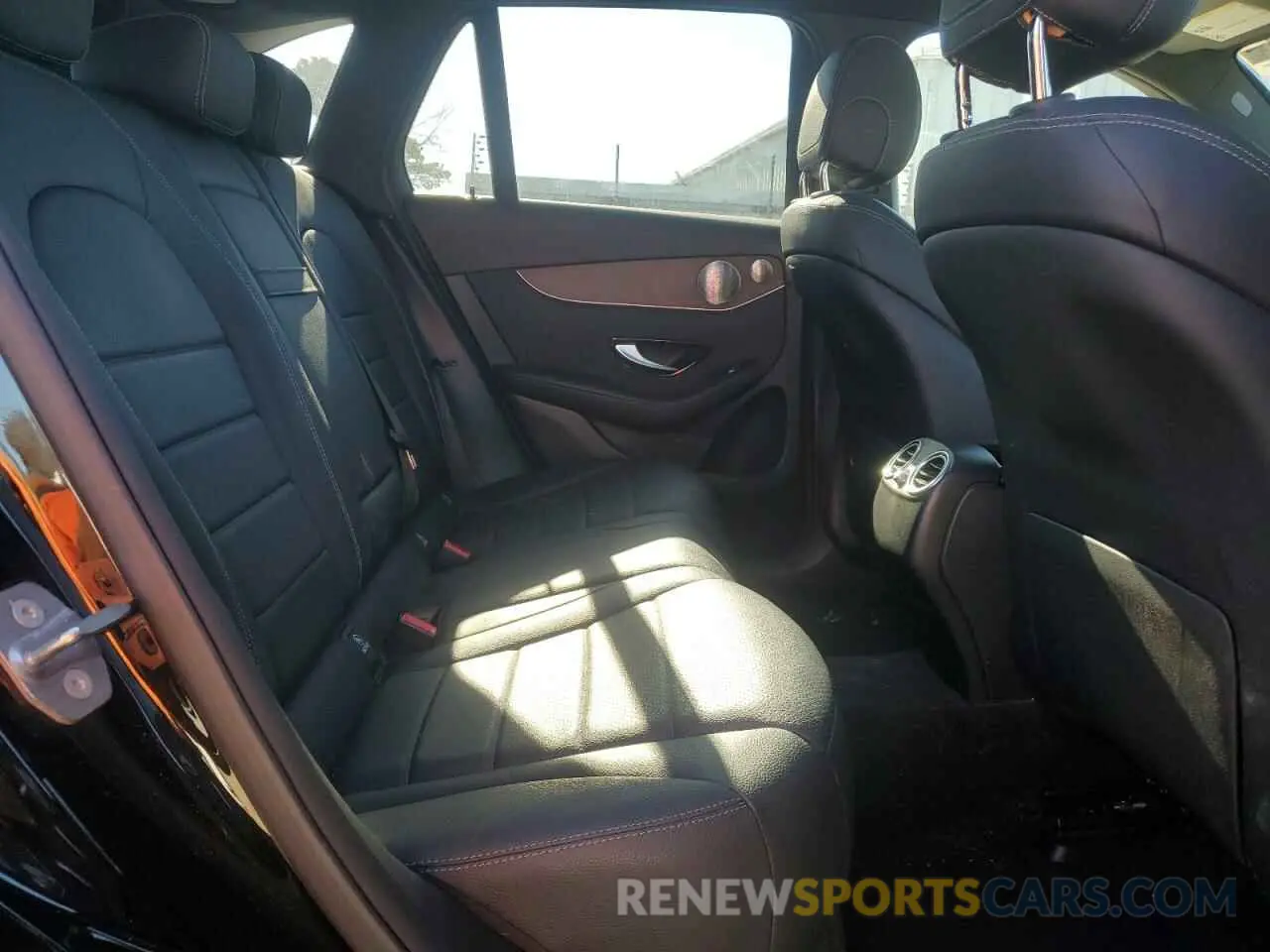 11 fotografías del automóvil dañado WDC0G8EB1LF694245 MERCEDES-BENZ GLC-CLASS 2020