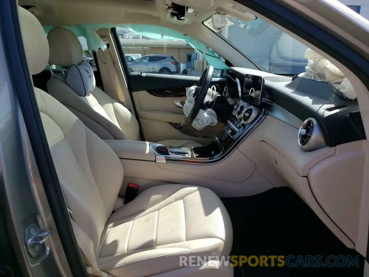 5 fotografías del automóvil dañado WDC0G8EB9LF683123 MERCEDES-BENZ GLC-CLASS 2020