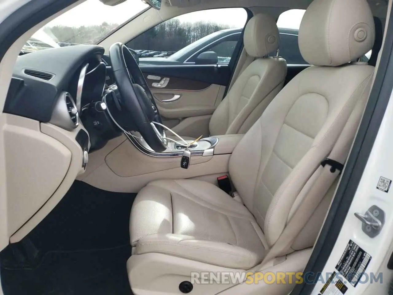 7 fotografías del automóvil dañado WDC0G8EBXLF718526 MERCEDES-BENZ GLC-CLASS 2020