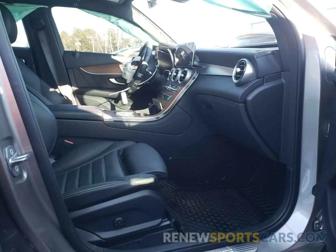 5 fotografías del automóvil dañado WDC0J6EB8LF731393 MERCEDES-BENZ GLC-CLASS 2020