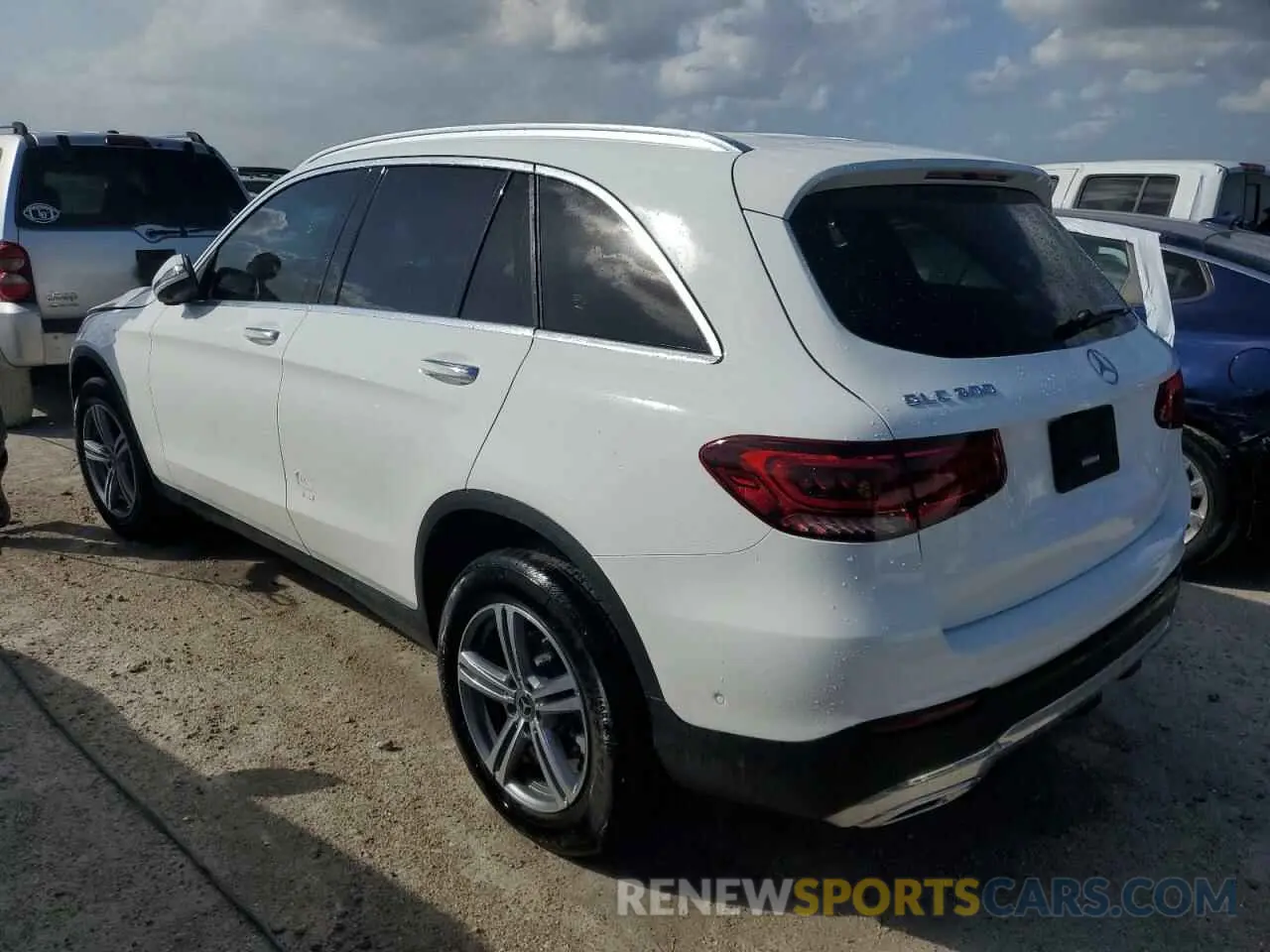 2 fotografías del automóvil dañado W1N0G8DBXNG043614 MERCEDES-BENZ GLC-CLASS 2022