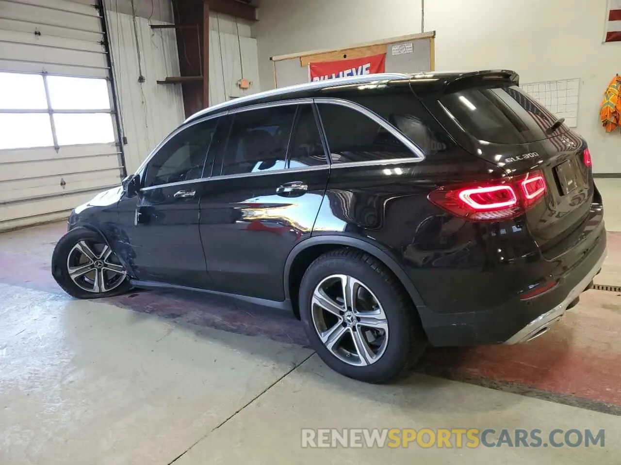 2 fotografías del automóvil dañado W1N0G8EB0NV378147 MERCEDES-BENZ GLC-CLASS 2022