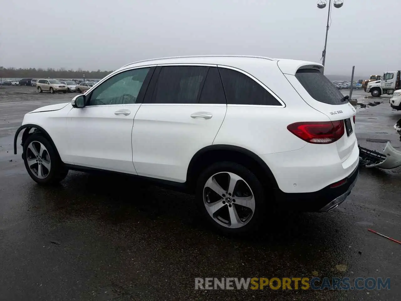 2 fotografías del automóvil dañado W1N0G8EB4NG117463 MERCEDES-BENZ GLC-CLASS 2022