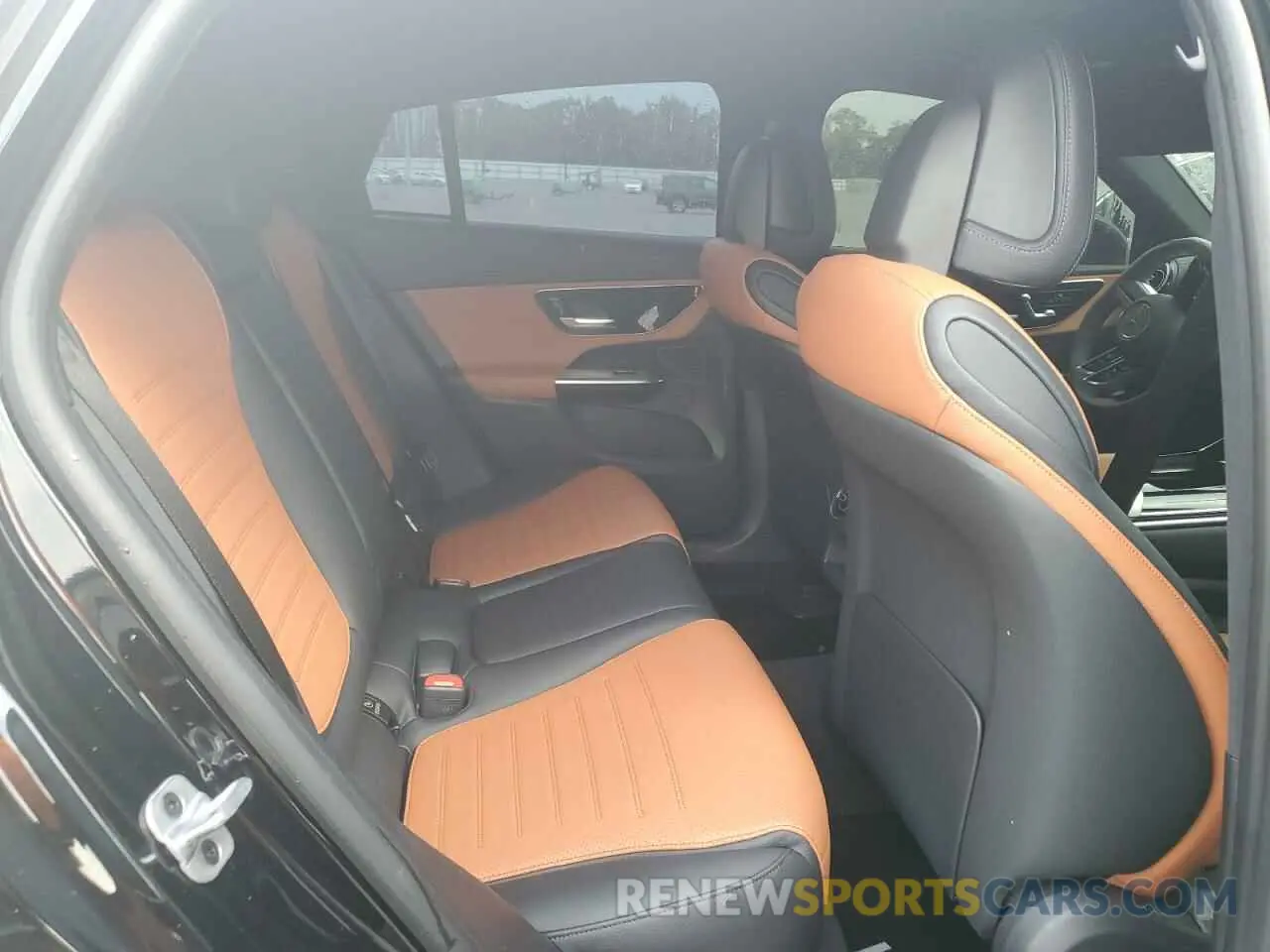 10 fotografías del automóvil dañado W1NKJ4HB0RF110360 MERCEDES-BENZ GLC-CLASS 2024