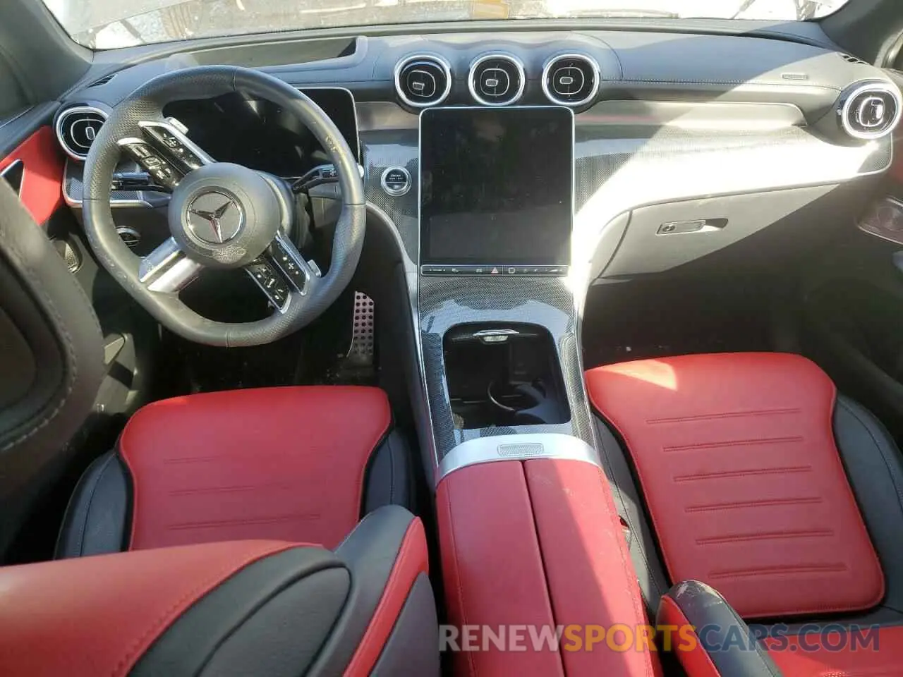 8 fotografías del automóvil dañado W1NKJ4HB4RF091313 MERCEDES-BENZ GLC-CLASS 2024