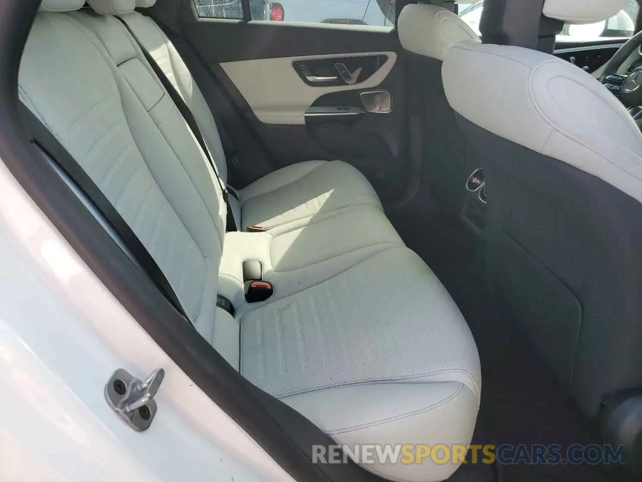 11 fotografías del automóvil dañado W1NKM4GB2RF172836 MERCEDES-BENZ GLC-CLASS 2024