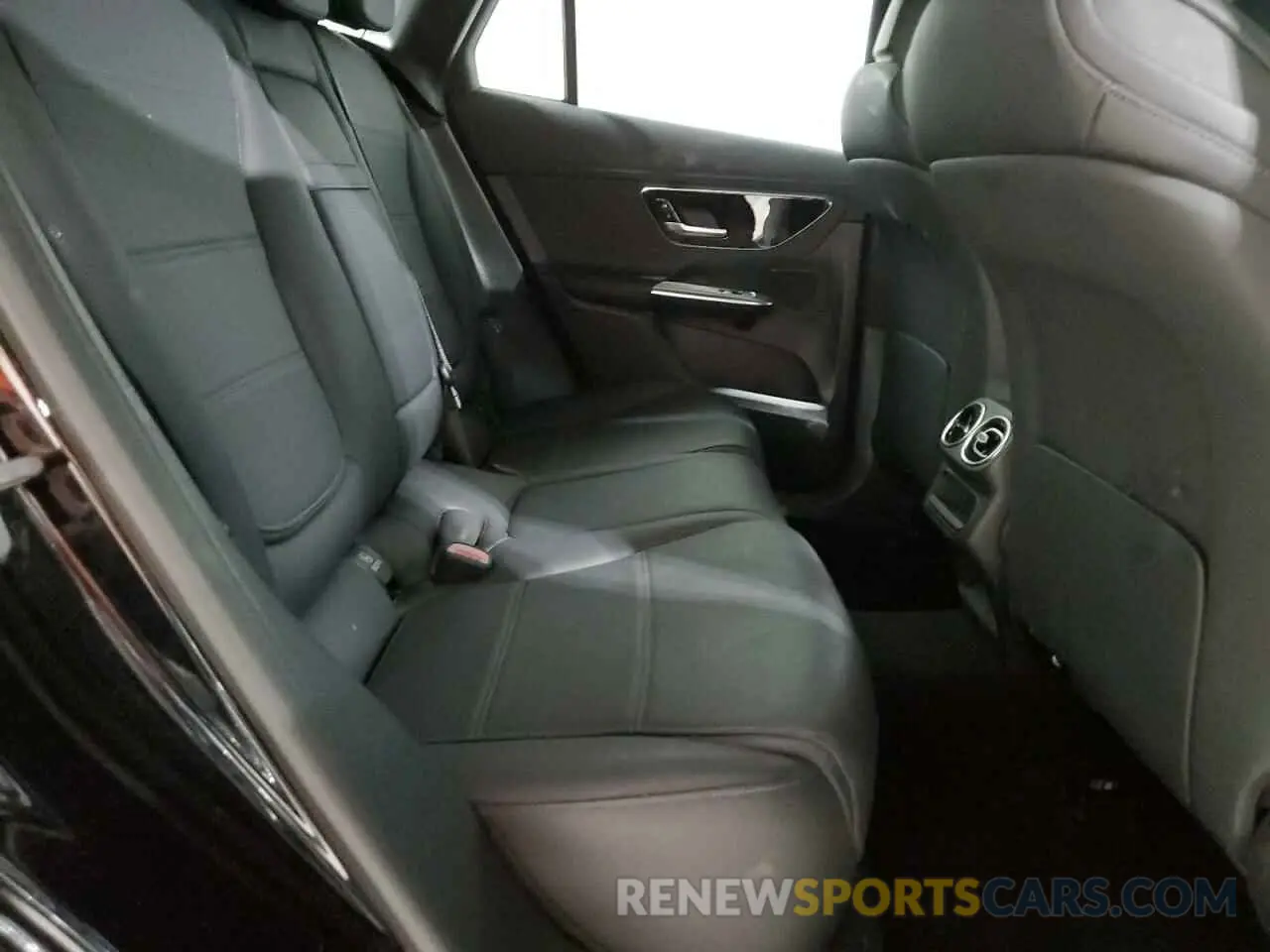 11 fotografías del automóvil dañado W1NKM4GB3RF200143 MERCEDES-BENZ GLC-CLASS 2024