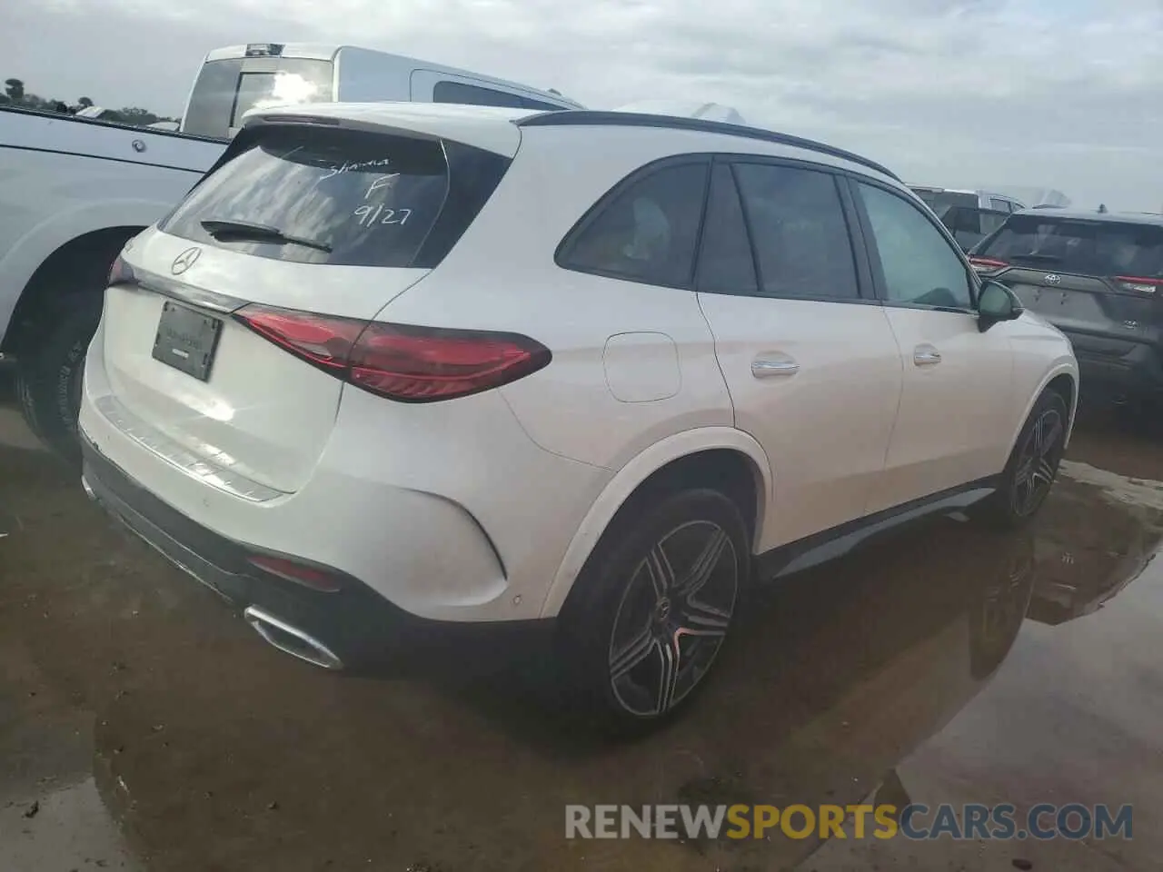 3 fotografías del automóvil dañado W1NKM4GBXRF176052 MERCEDES-BENZ GLC-CLASS 2024