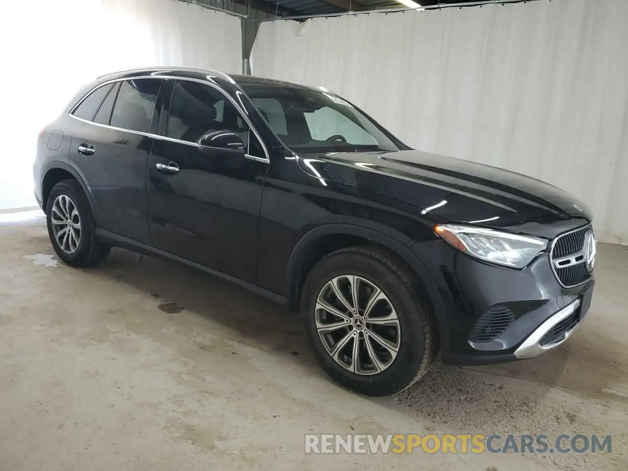 4 fotografías del automóvil dañado W1NKM4HB0RF216475 MERCEDES-BENZ GLC-CLASS 2024