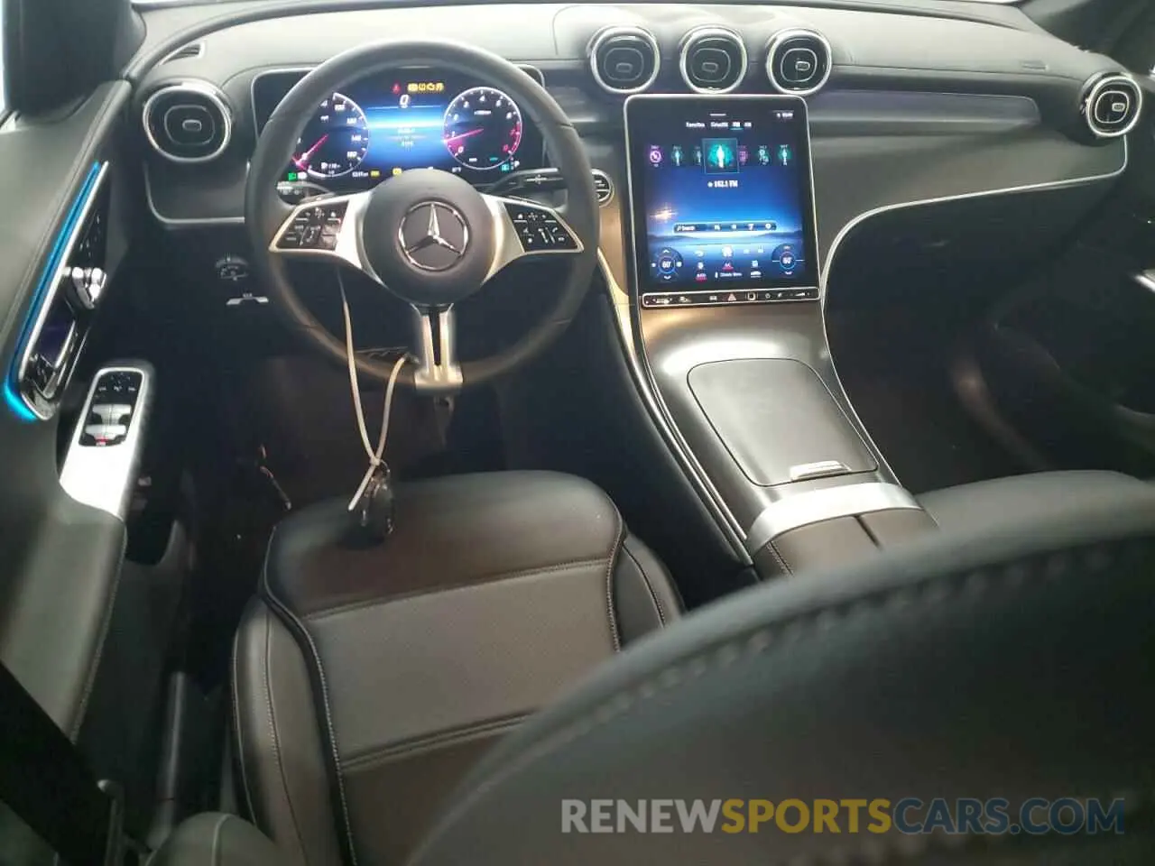 8 fotografías del automóvil dañado W1NKM4HB0RF216475 MERCEDES-BENZ GLC-CLASS 2024