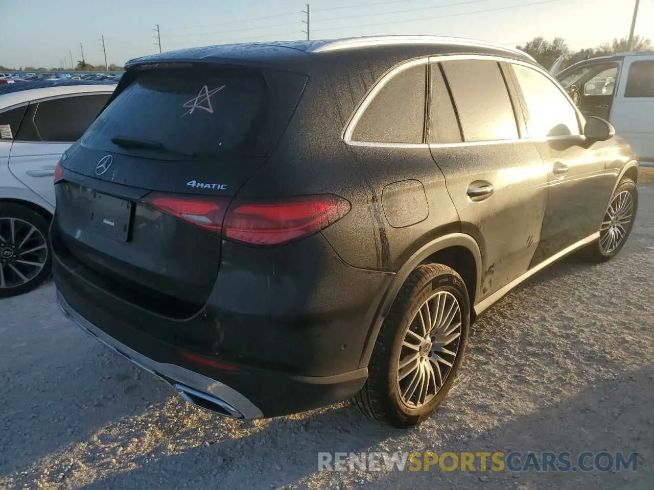 3 fotografías del automóvil dañado W1NKM4HB1RF100928 MERCEDES-BENZ GLC-CLASS 2024