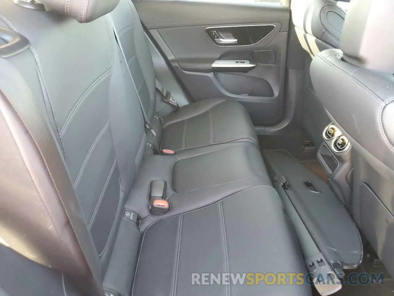 10 fotografías del automóvil dañado W1NKM4HB3RF190289 MERCEDES-BENZ GLC-CLASS 2024