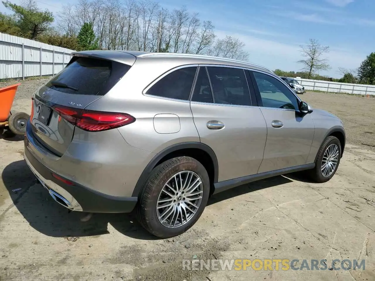 3 fotografías del automóvil dañado W1NKM4HB8RF195259 MERCEDES-BENZ GLC-CLASS 2024