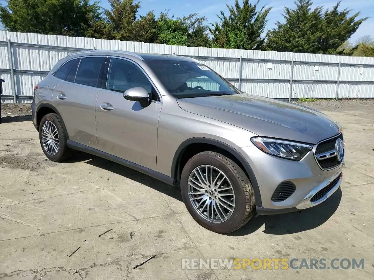 4 fotografías del automóvil dañado W1NKM4HB8RF195259 MERCEDES-BENZ GLC-CLASS 2024