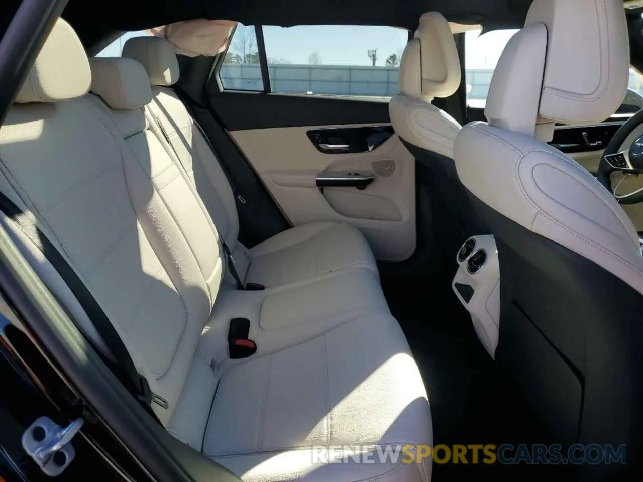 11 fotografías del automóvil dañado W1NKM4HBXRF098774 MERCEDES-BENZ GLC-CLASS 2024