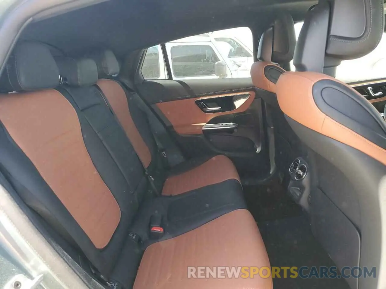 11 fotografías del automóvil dañado W1NKJ4HB1SF340964 MERCEDES-BENZ GLC-CLASS 2025