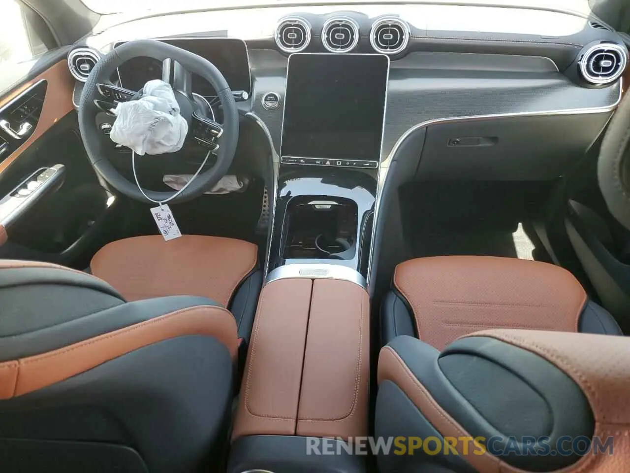 8 fotografías del automóvil dañado W1NKJ4HB1SF340964 MERCEDES-BENZ GLC-CLASS 2025