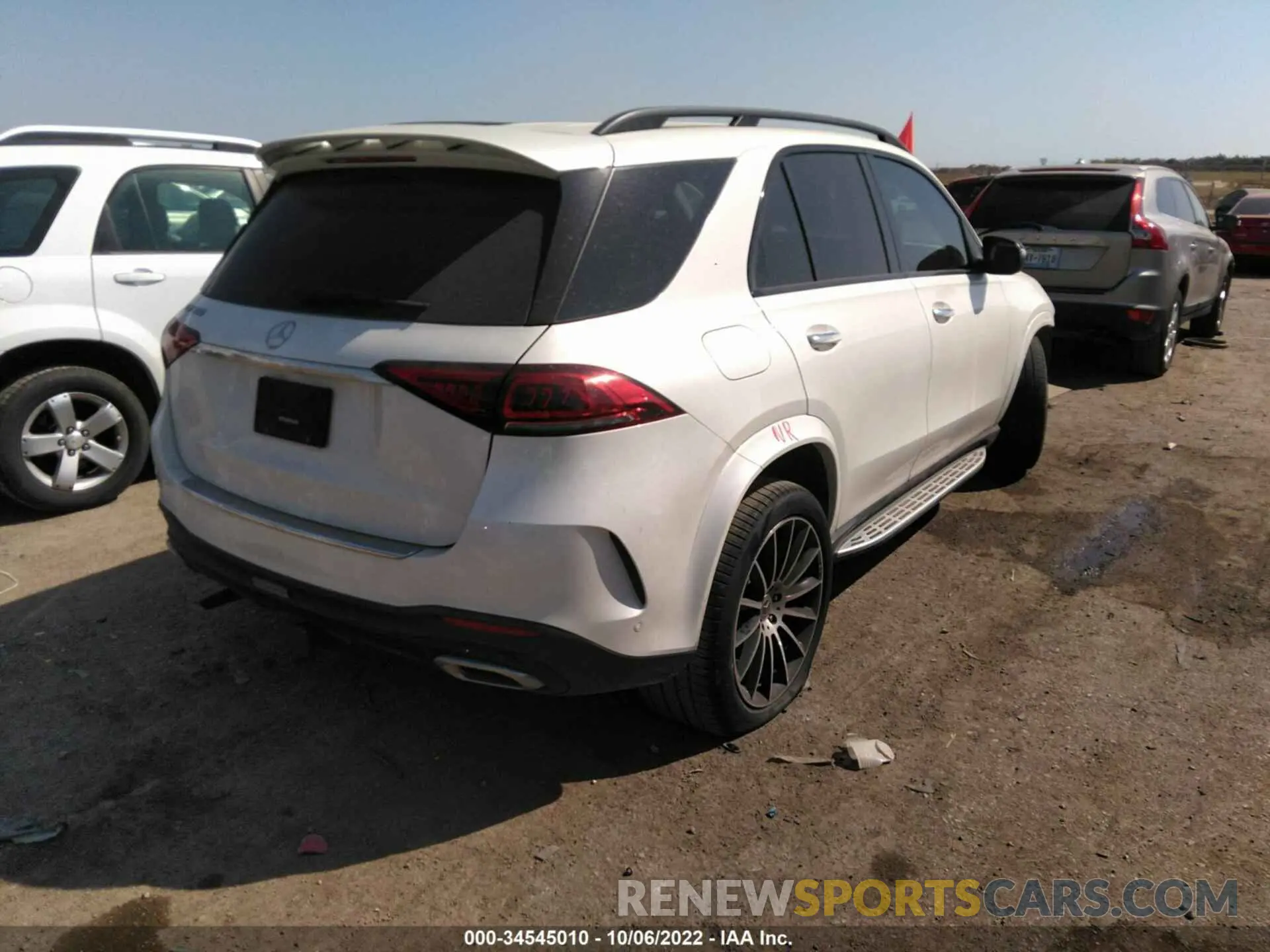 4 fotografías del automóvil dañado 4JGFB4JB9LA178429 MERCEDES-BENZ GLE 2020