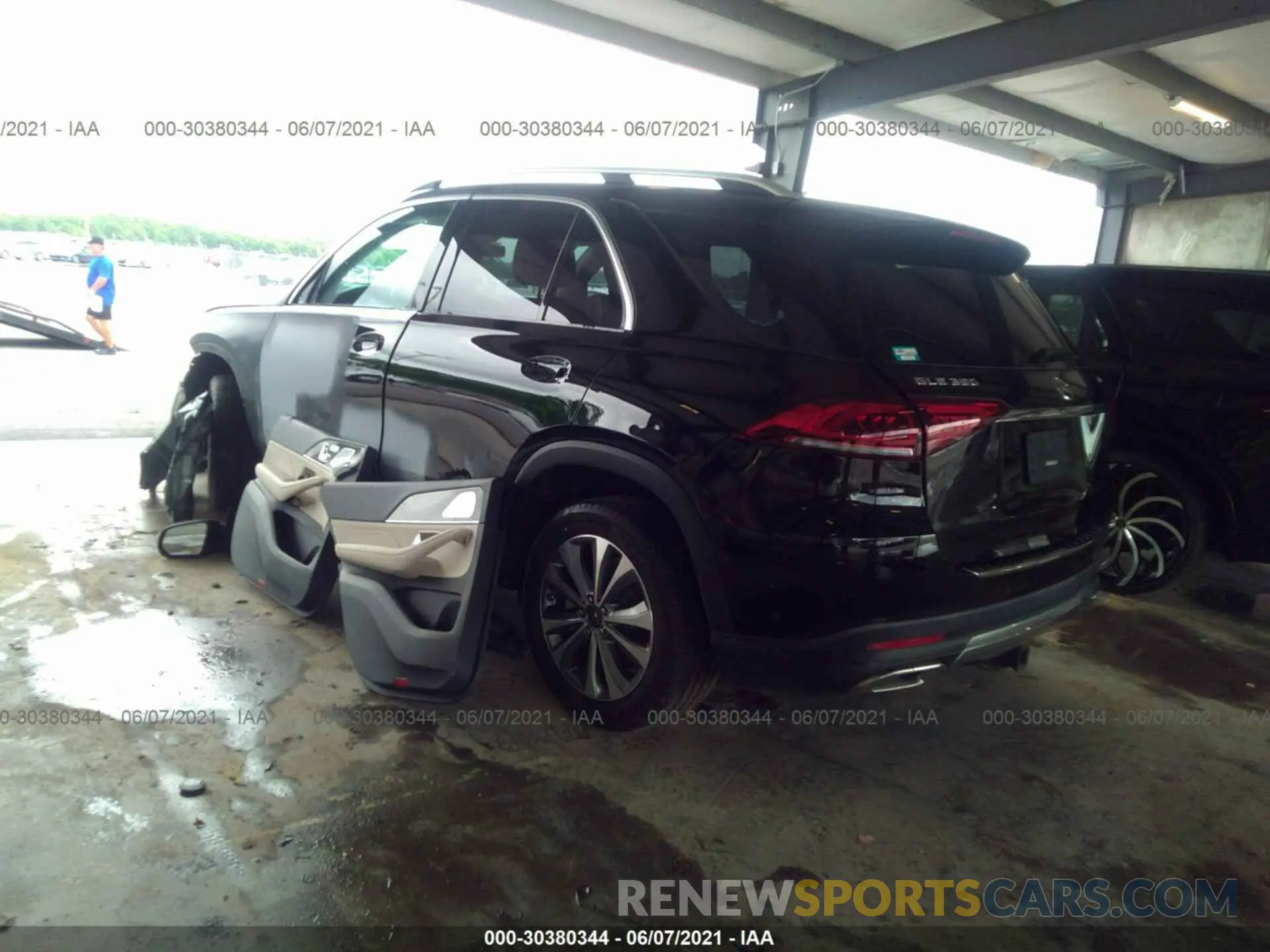 3 fotografías del automóvil dañado 4JGFB4KBXLA027470 MERCEDES-BENZ GLE 2020