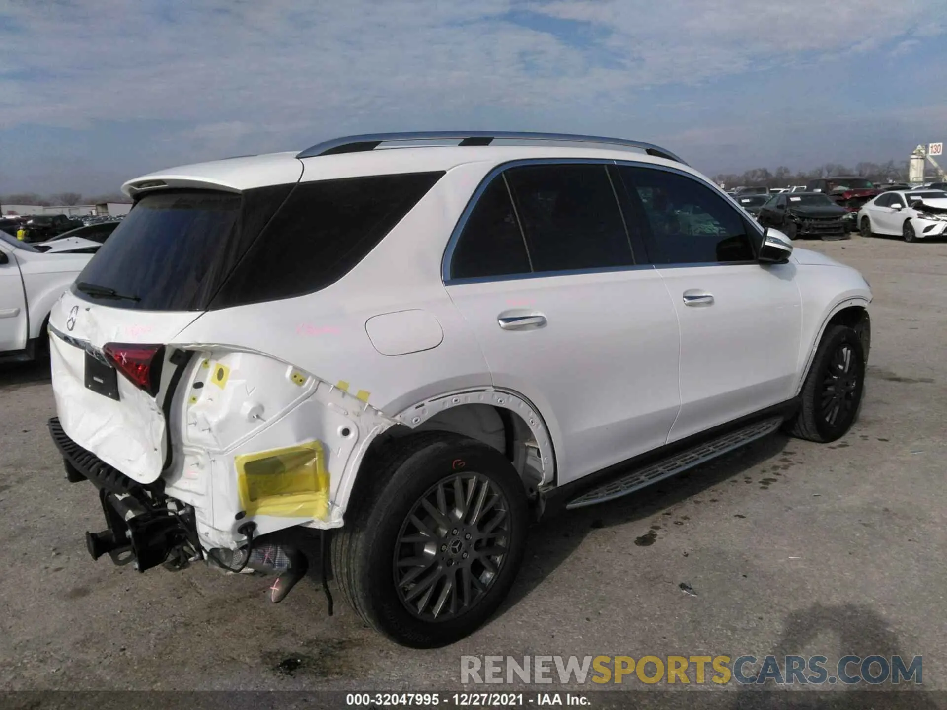 4 fotografías del automóvil dañado 4JGFB4JE1MA460530 MERCEDES-BENZ GLE 2021