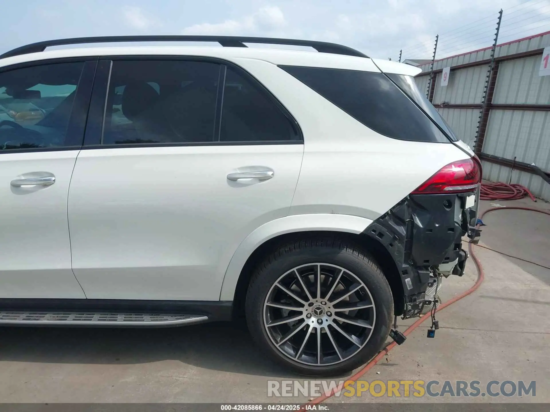 18 fotografías del automóvil dañado 4JGFB5KB8MA552664 MERCEDES-BENZ GLE 2021
