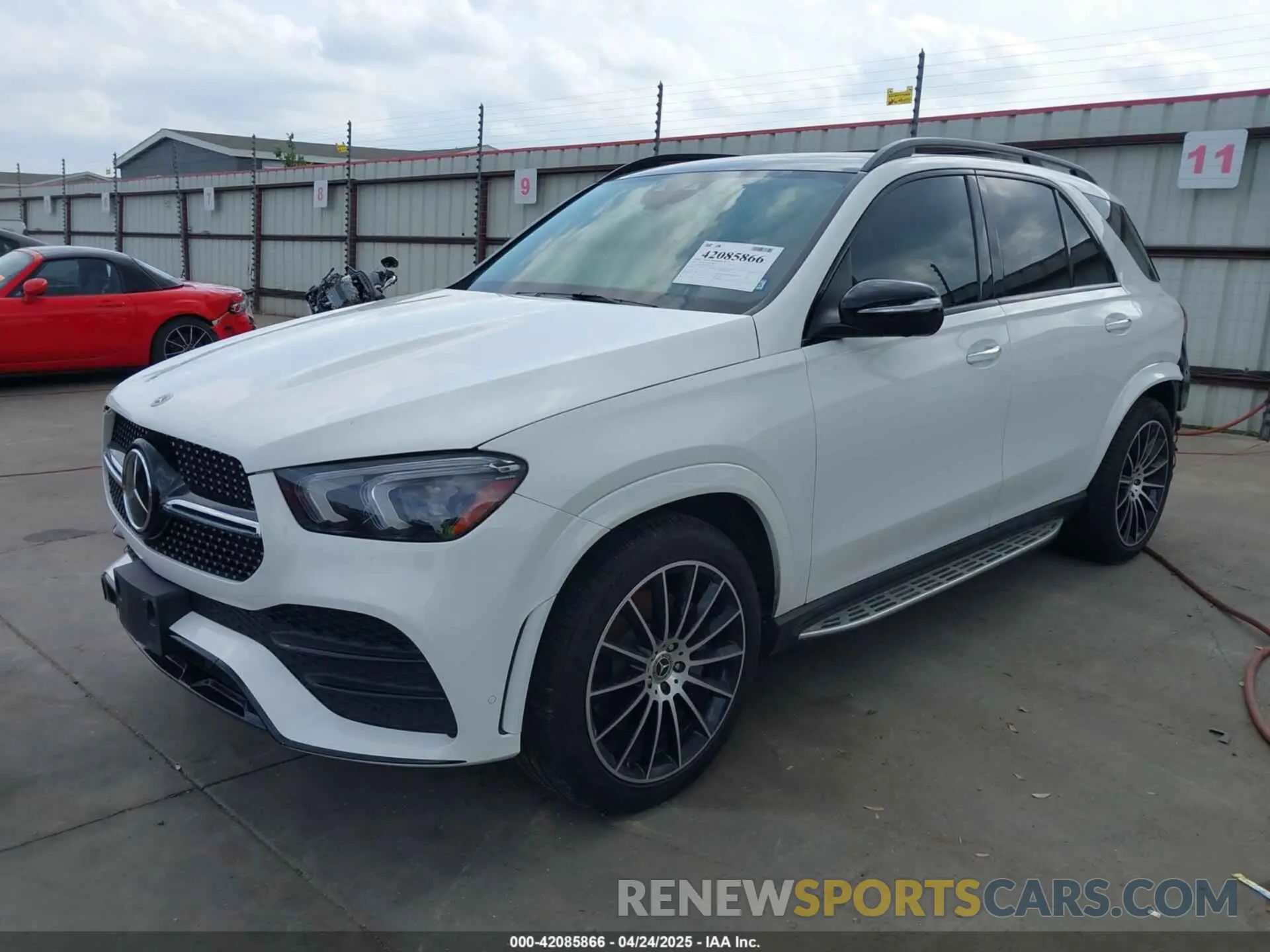 2 fotografías del automóvil dañado 4JGFB5KB8MA552664 MERCEDES-BENZ GLE 2021