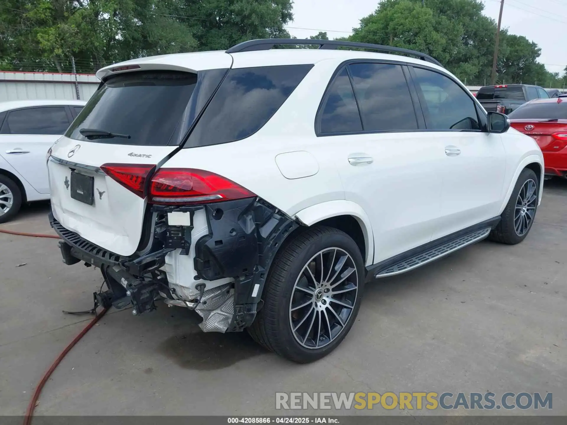 4 fotografías del automóvil dañado 4JGFB5KB8MA552664 MERCEDES-BENZ GLE 2021