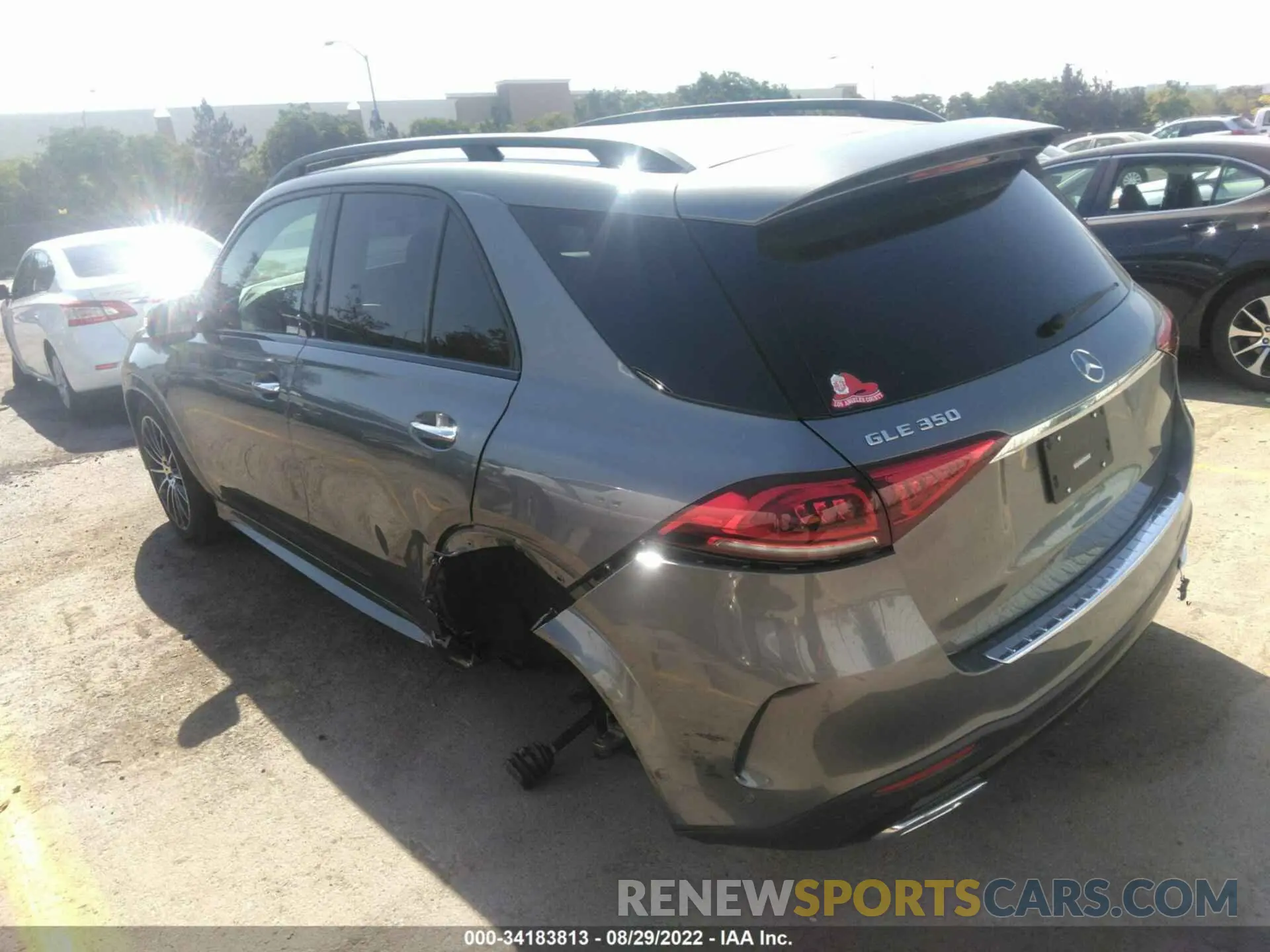3 fotografías del automóvil dañado 4JGFB4JB5NA584596 MERCEDES-BENZ GLE 2022