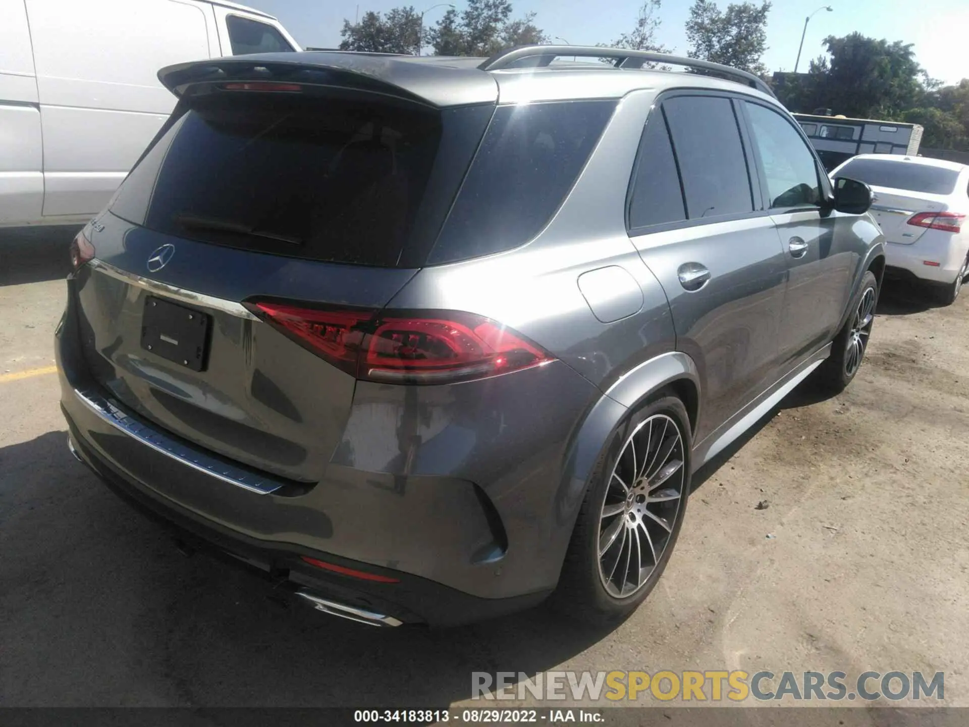 4 fotografías del automóvil dañado 4JGFB4JB5NA584596 MERCEDES-BENZ GLE 2022