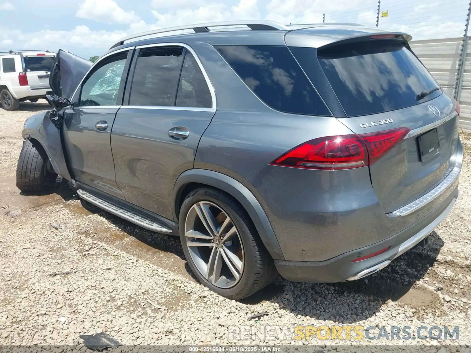 3 fotografías del automóvil dañado 4JGFB4JB0LA130172 MERCEDES-BENZ GLE 350 2020