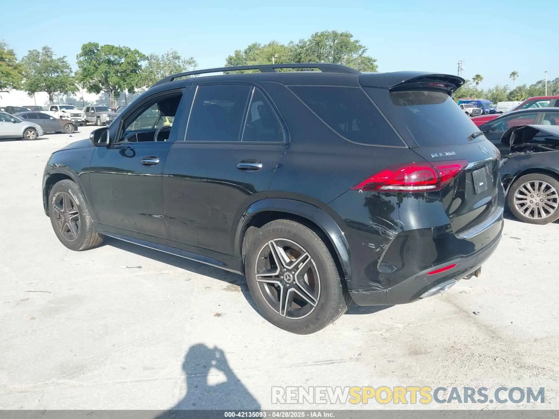 3 fotografías del automóvil dañado 4JGFB4JB6LA202864 MERCEDES-BENZ GLE 350 2020