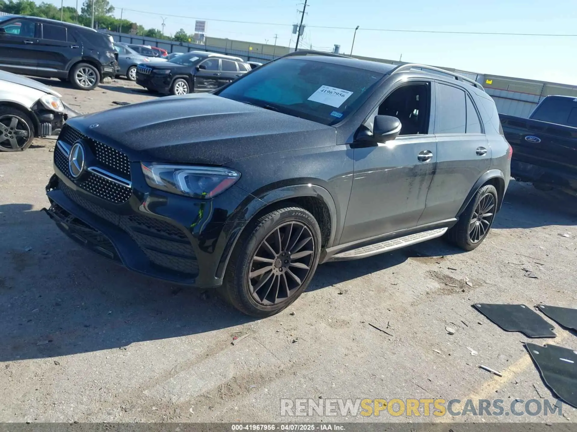 2 fotografías del automóvil dañado 4JGFB4JB6LA243687 MERCEDES-BENZ GLE 350 2020