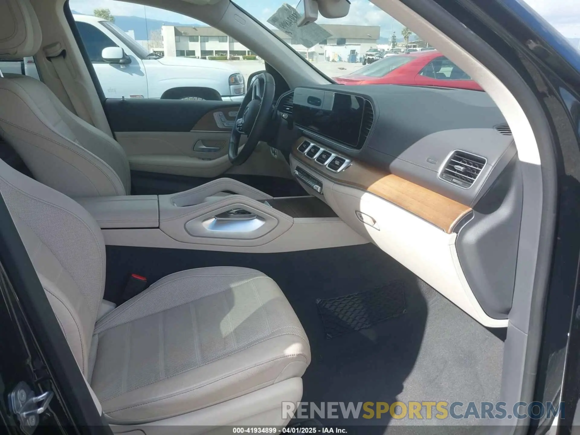5 fotografías del automóvil dañado 4JGFB4JB9LA241173 MERCEDES-BENZ GLE 350 2020