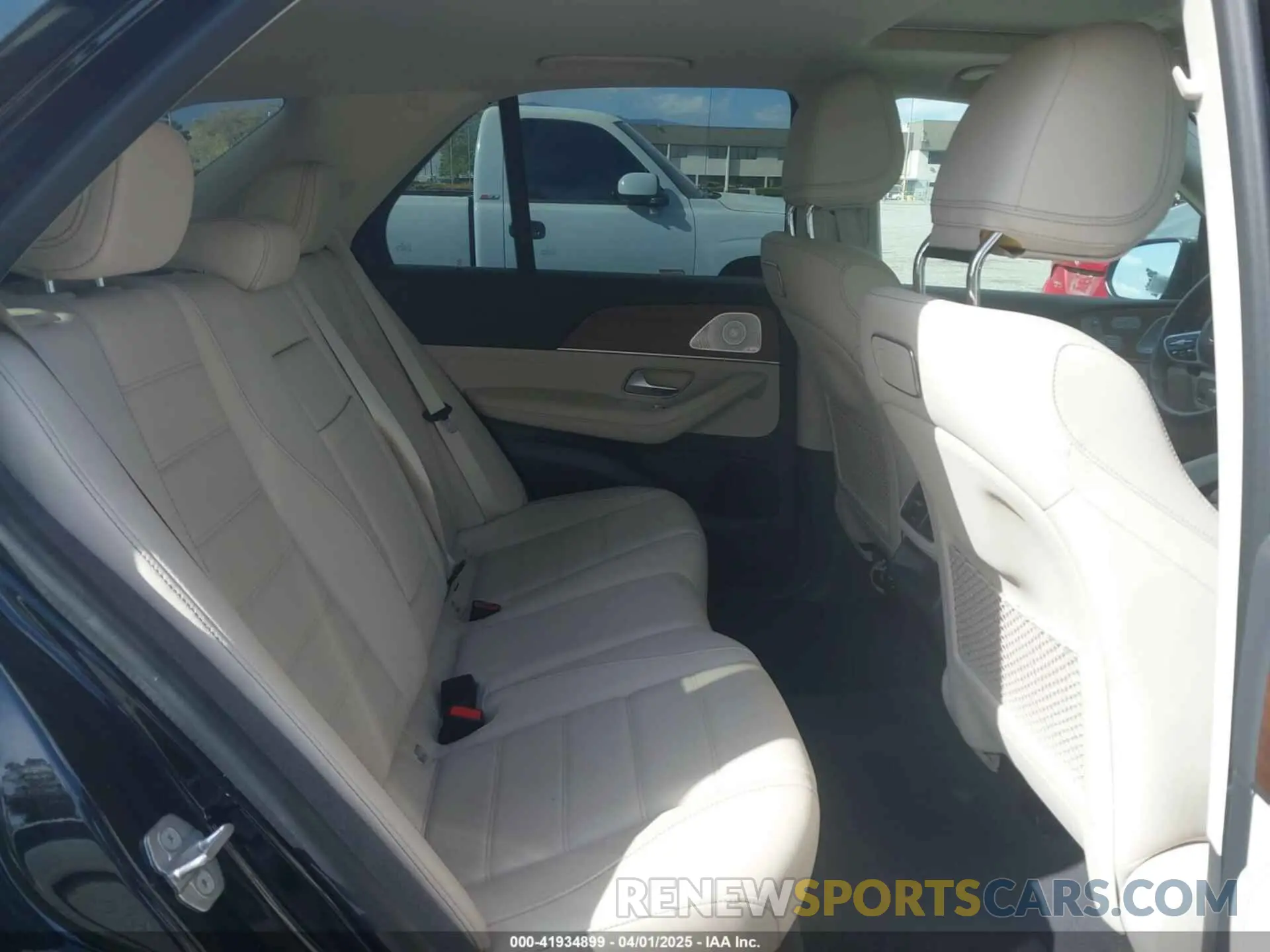8 fotografías del automóvil dañado 4JGFB4JB9LA241173 MERCEDES-BENZ GLE 350 2020