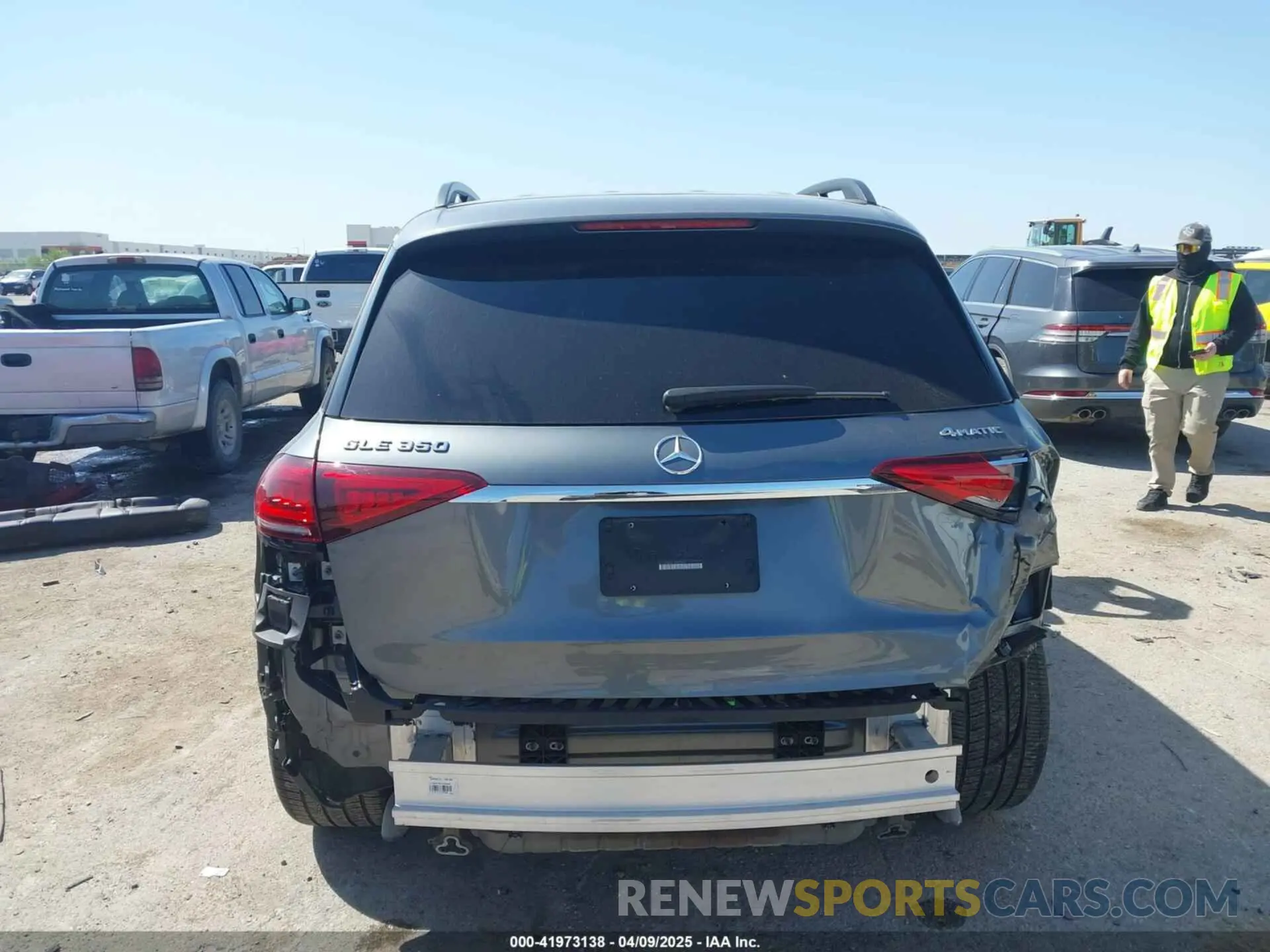 16 fotografías del automóvil dañado 4JGFB4KB2LA041492 MERCEDES-BENZ GLE 350 2020