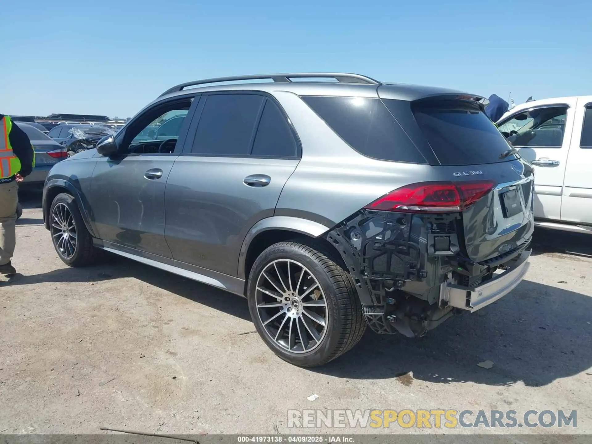 3 fotografías del automóvil dañado 4JGFB4KB2LA041492 MERCEDES-BENZ GLE 350 2020