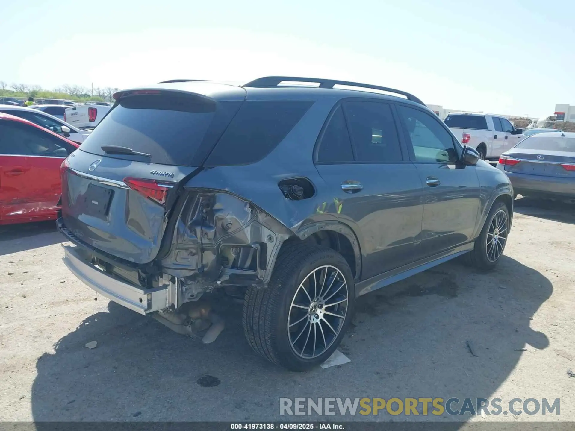 4 fotografías del automóvil dañado 4JGFB4KB2LA041492 MERCEDES-BENZ GLE 350 2020