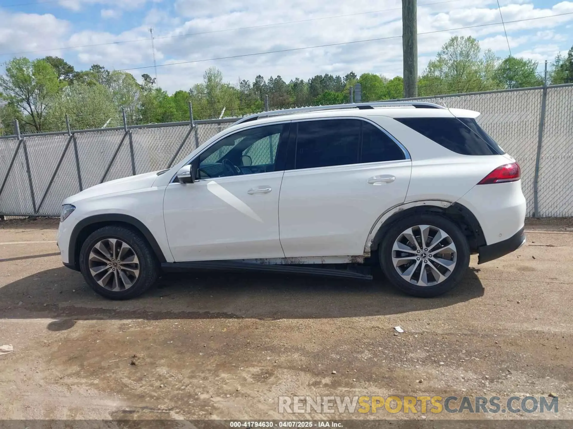 14 fotografías del automóvil dañado 4JGFB4KE2LA089441 MERCEDES-BENZ GLE 350 2020