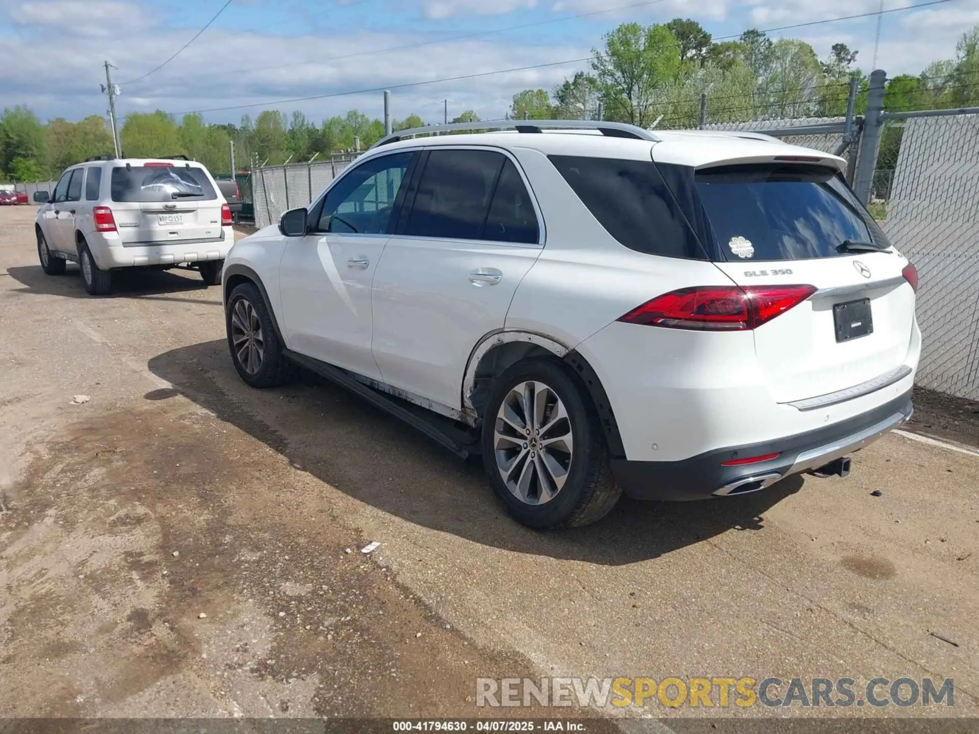 3 fotografías del automóvil dañado 4JGFB4KE2LA089441 MERCEDES-BENZ GLE 350 2020
