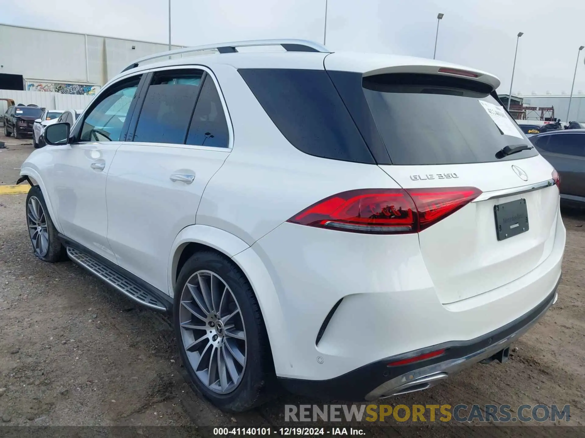 3 fotografías del automóvil dañado 4JGFB4JB9MA523265 MERCEDES-BENZ GLE 350 2021