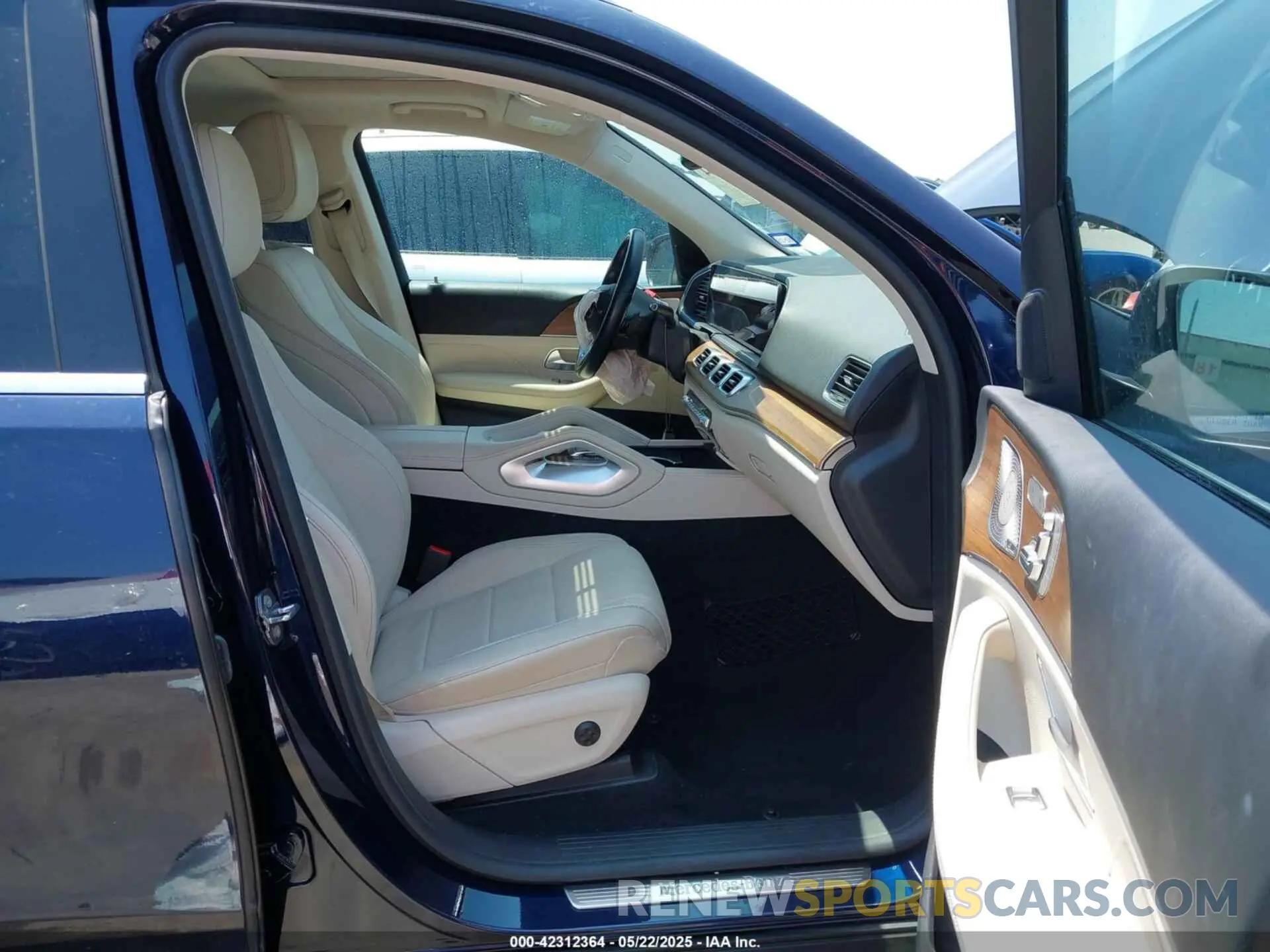 5 fotografías del automóvil dañado 4JGFB4JE0MA369037 MERCEDES-BENZ GLE 350 2021
