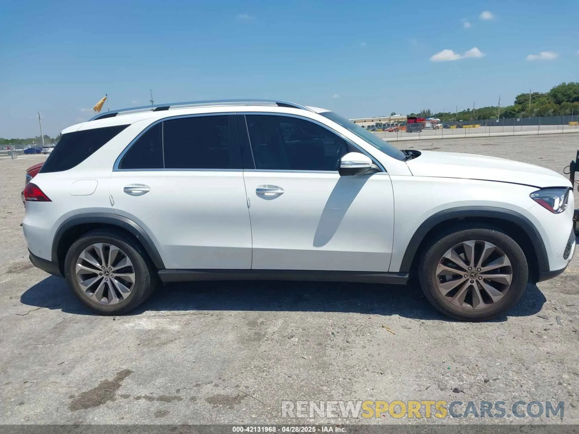13 fotografías del automóvil dañado 4JGFB4JB5NA703411 MERCEDES-BENZ GLE 350 2022