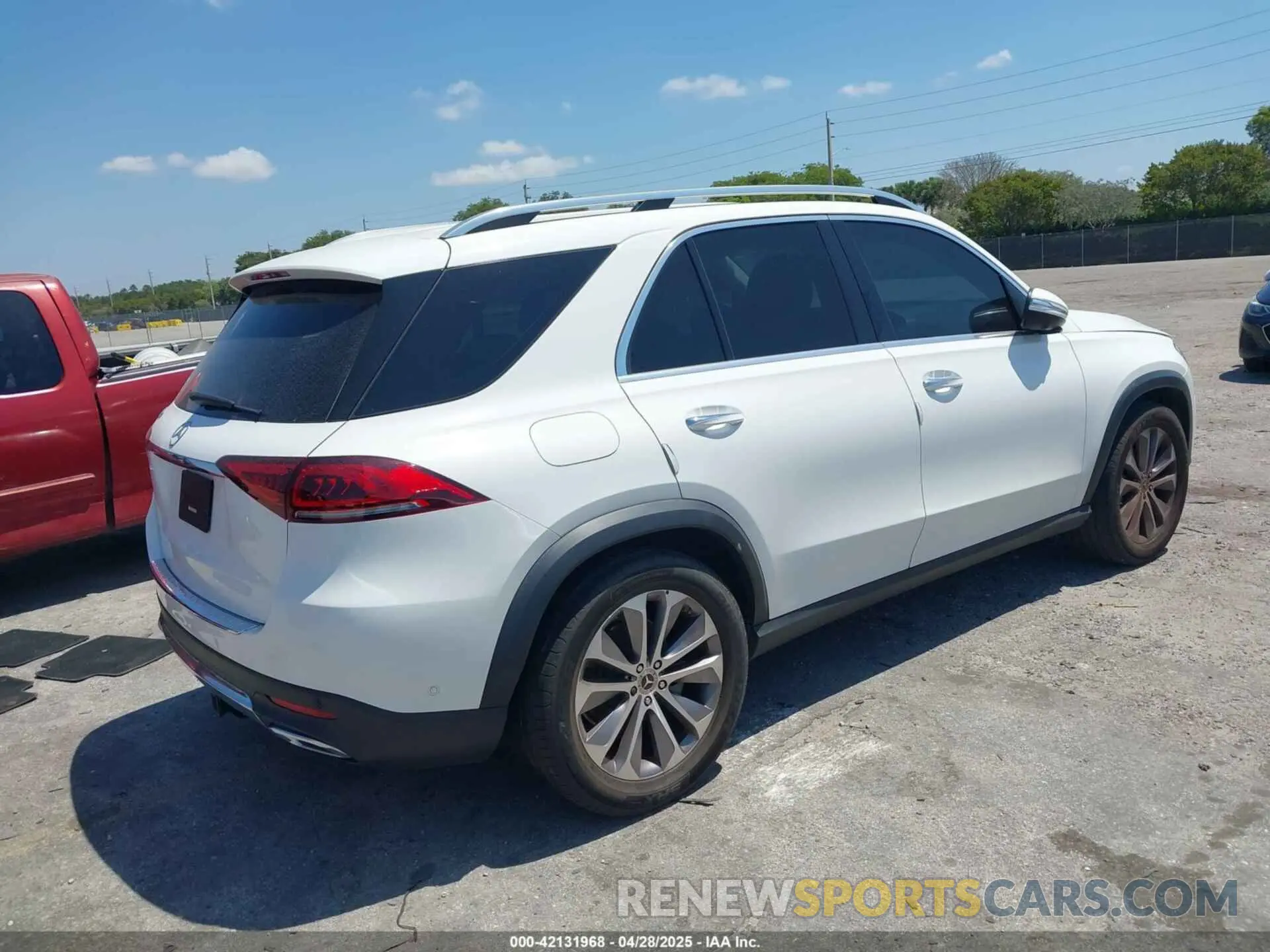 4 fotografías del automóvil dañado 4JGFB4JB5NA703411 MERCEDES-BENZ GLE 350 2022