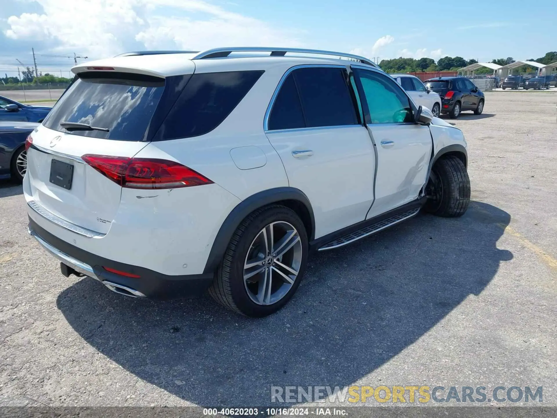 4 fotografías del automóvil dañado 4JGFB4JB5NA770560 MERCEDES-BENZ GLE 350 2022