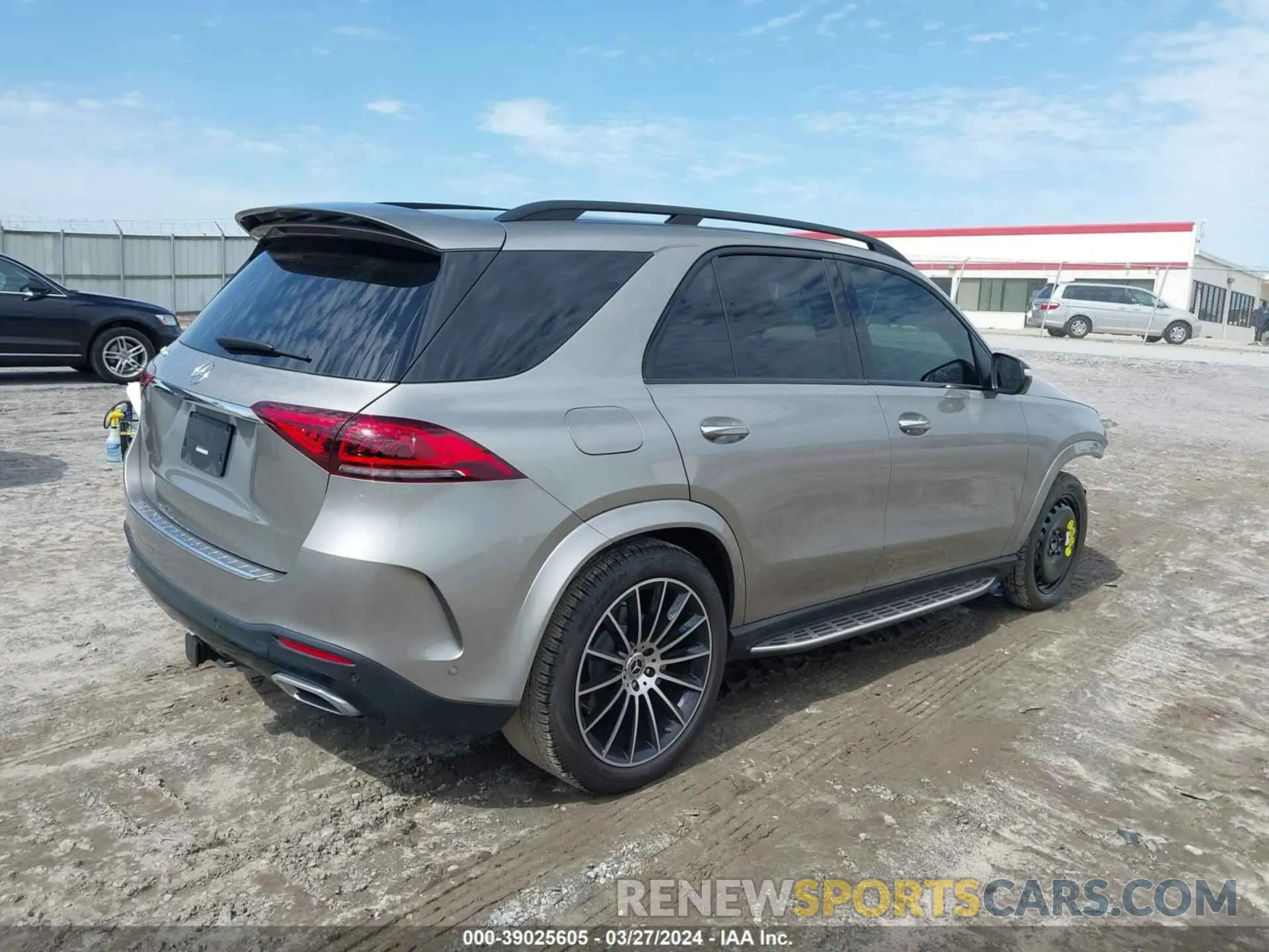 4 fotografías del automóvil dañado 4JGFB4JB7NA610678 MERCEDES-BENZ GLE 350 2022