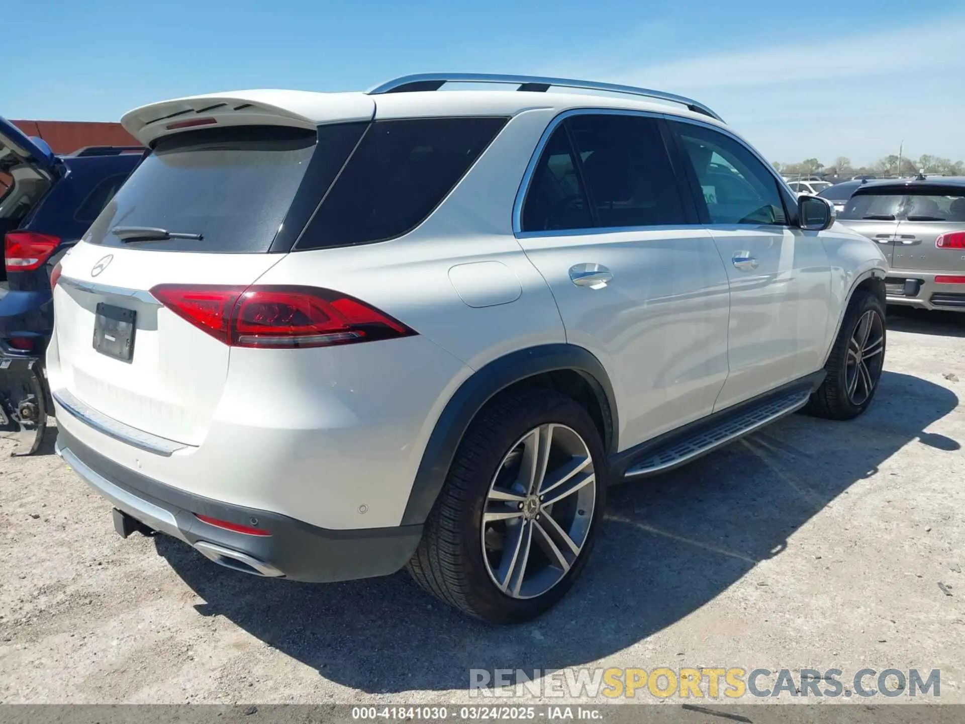 4 fotografías del automóvil dañado 4JGFB4JB7NA691861 MERCEDES-BENZ GLE 350 2022